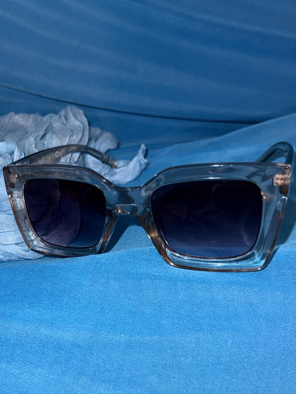 Foster Grant Clear Glossy Clear Oversized Square Sunglasses